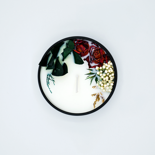 Mood Activation scented candle in a tin – close-up showcasing floral decorations and natural soy wax for a clean burn.