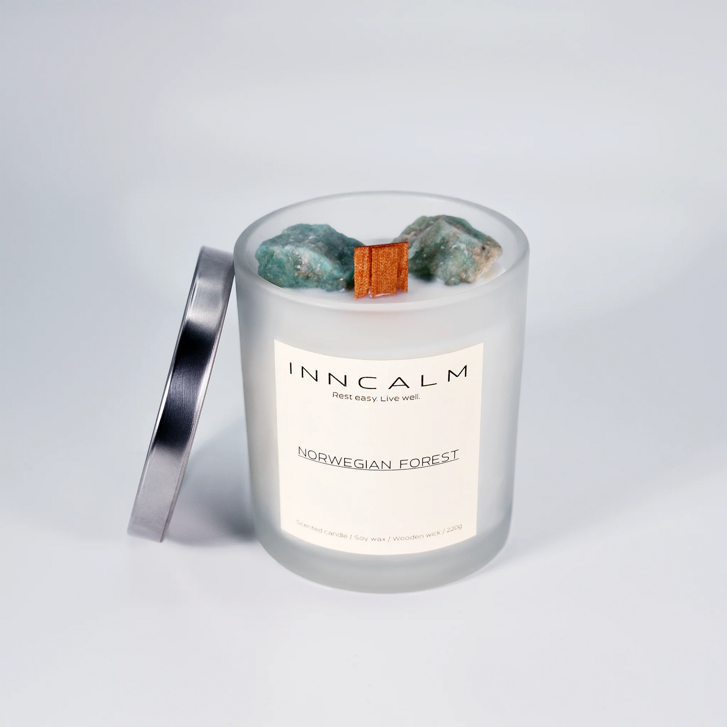 High-quality glass lid preserve the fresh, earthy aroma of pine and cedar in this soy wax Norwegian Forest scented candle.